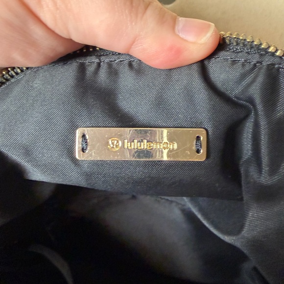 Lululemon All Night Festival Bag Black / Gold - Picture 10 of 10